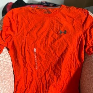 Men’s Under Armour loose fit tee lge NWT